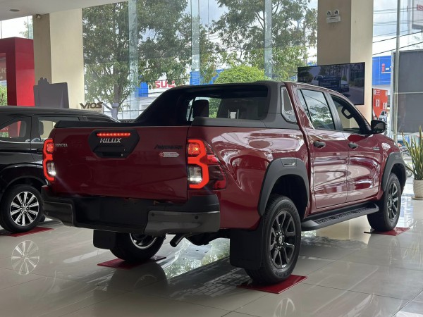 Toyota Hilux 2024 trở lại Việt Nam, giá cao khó cạnh tranh Ford Ranger