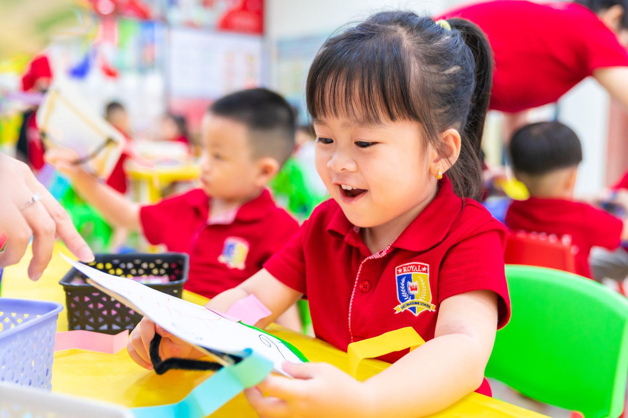 Hết đi nông trại, học sinh Royal School tiếp tục đón hè với thế giới côn trùng- Ảnh 5.