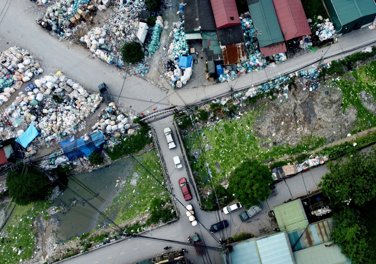 Bao giờ mới hết cảnh rác ngập làng nghề, dân khốn khổ vì ô nhiễm?- Ảnh 4.