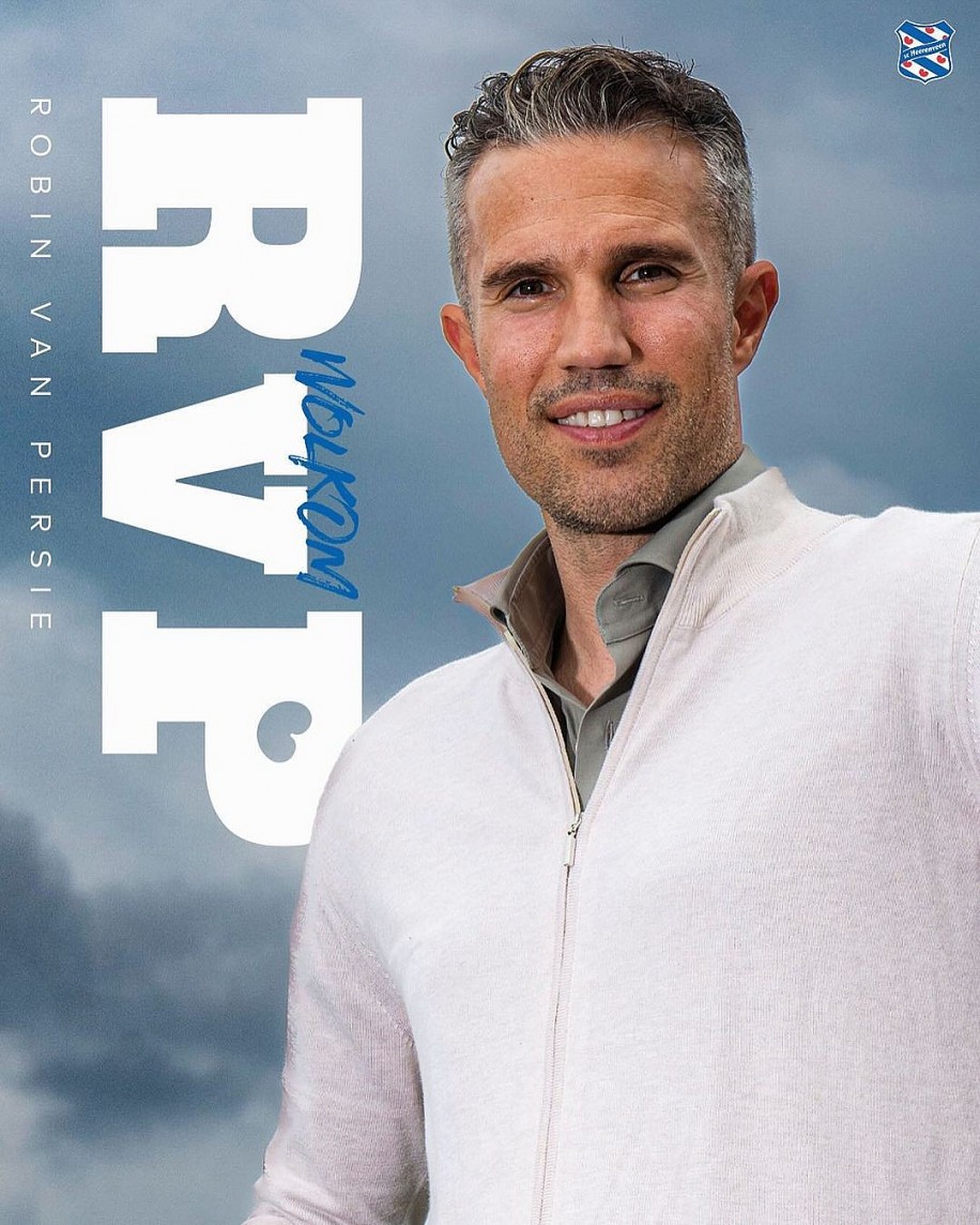 Van Persie sẽ dẫn dắt đội bóng cũ của Đoàn Văn Hậu