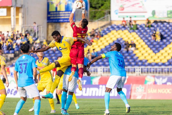 V-League : 7 trận 'chung kết' sinh tử, SLNA tìm ánh sáng cuối đường hầm