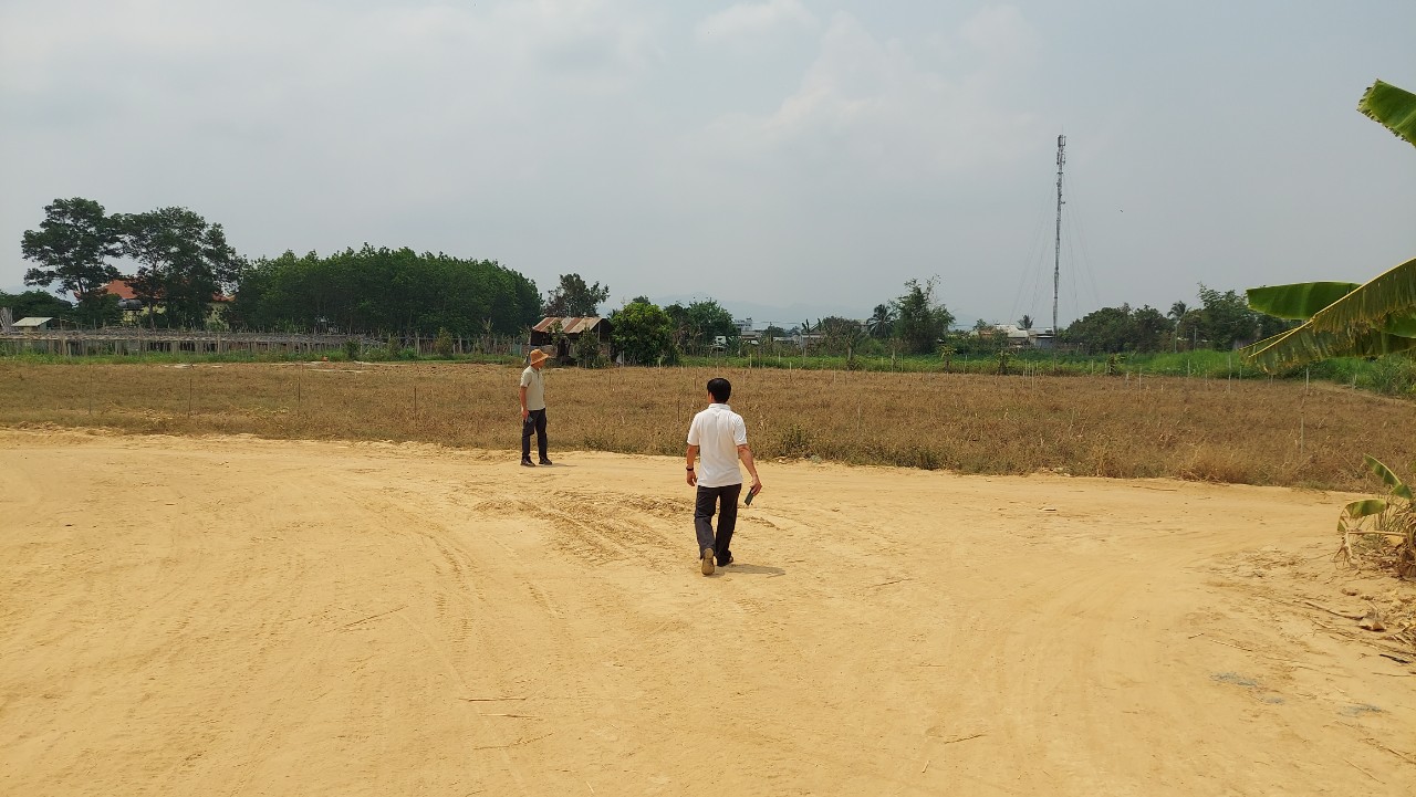 Cầu trăm tỉ làm xong chờ đường dẫn- Ảnh 5. Một số hộ dân chưa thống nhất việc thu hồi, giải phóng mặt bằng