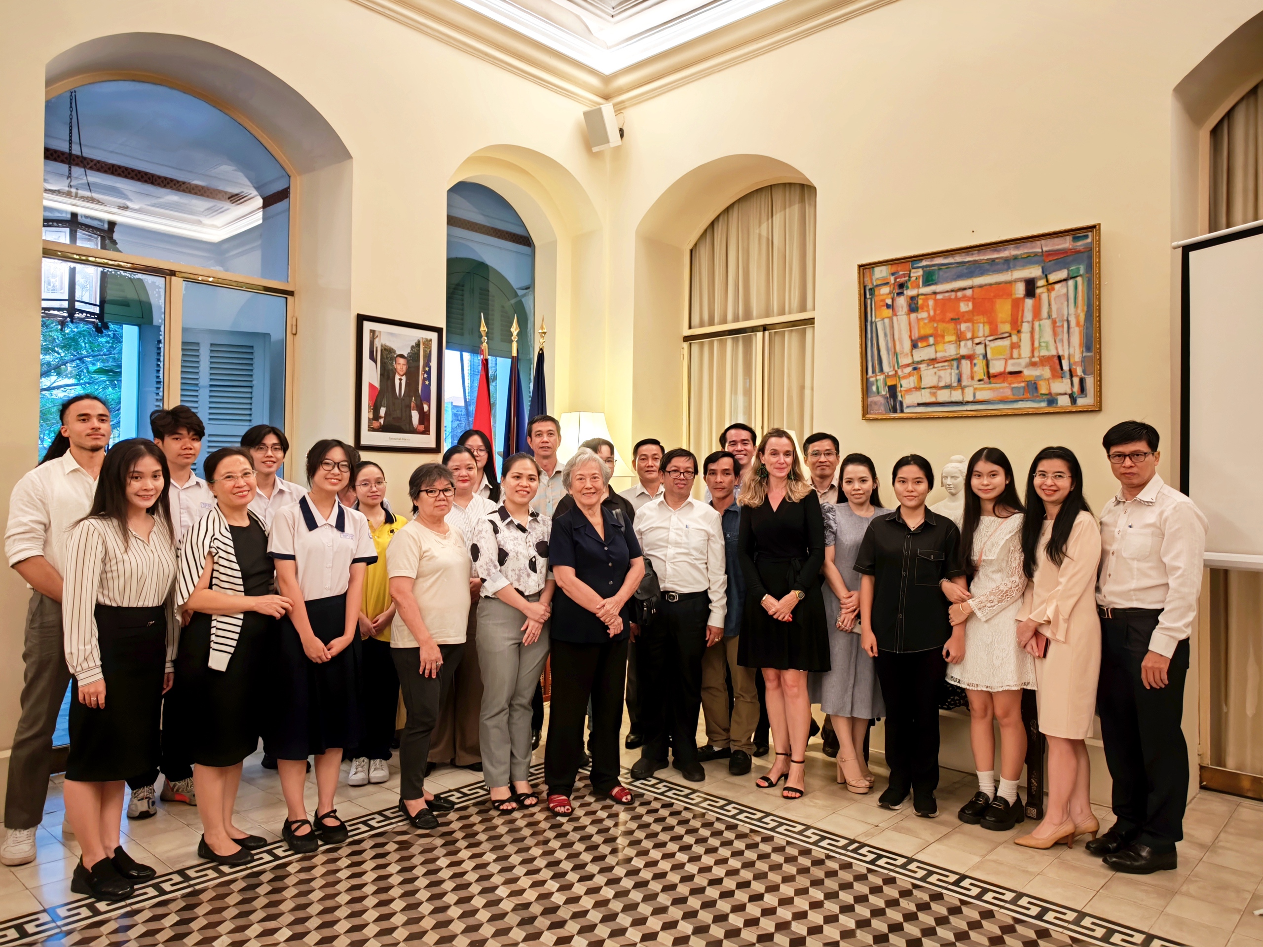 9 học sinh từ 3 trường THPT tại TPHCM là Marie Curie, Nguyễn Thị Minh Khai và chuyên Lê Hồng Phong sẽ đại diện Việt Nam tham gia dự án kết nối sinh thái