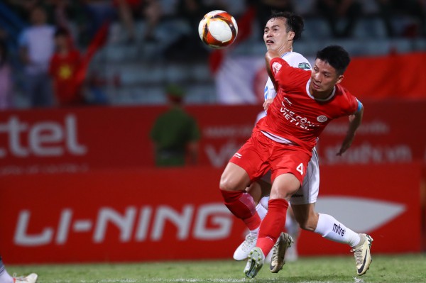 Thống kê 'độc lạ' ở V-League mang đến nỗi lo cho HLV Kim Sang-sik