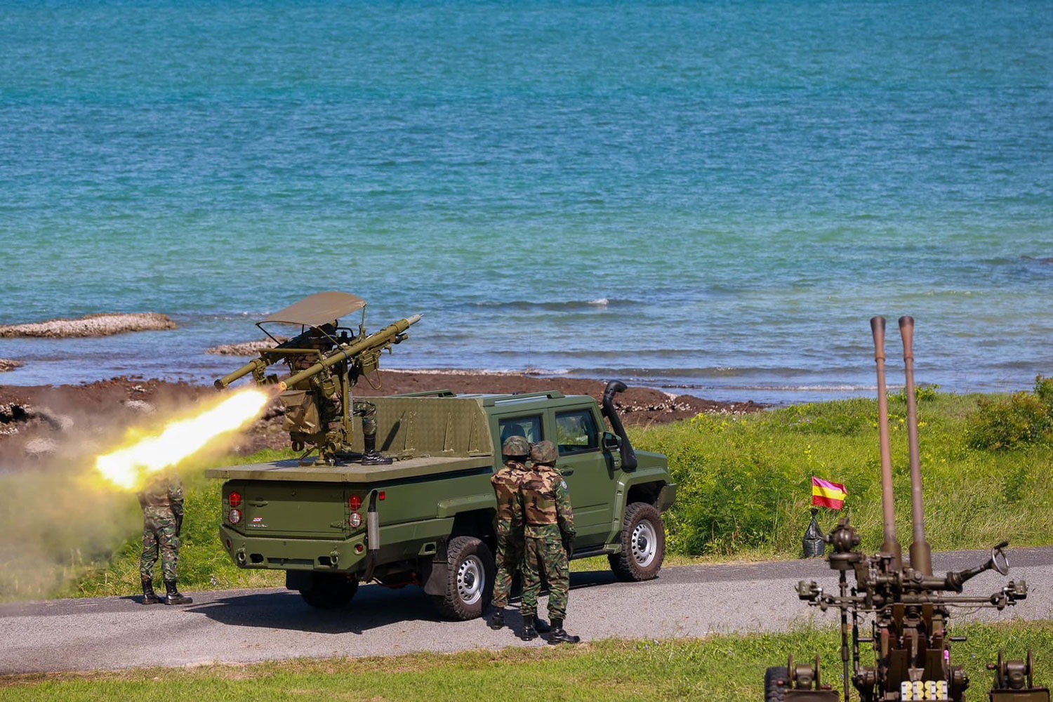 Thái Lan tập trận bắn đạn thật mô phỏng xung đột biên giới- Ảnh 2.