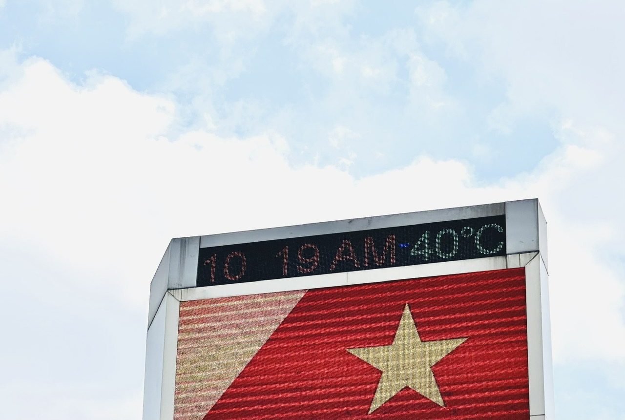 Những ngày đầu tháng 5, tình trạng nắng nóng ở Nam bộ phá vỡ kỷ lục tồn tại 44 năm