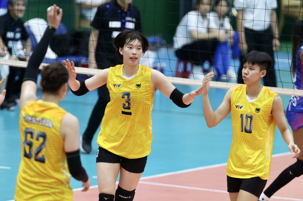 Bích Tuyền rực sáng, Thanh Thúy phong độ không cao khiến đội nhà thua ngược CLB cũ Bích Tuyền rực sáng, Thanh Thúy phong độ không cao khiến đội nhà thua ngược CLB cũ