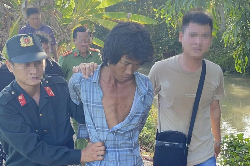 Cần Thơ: Bắt nghi phạm bệnh tâm thần chém người tử vong- Ảnh 1. Cần Thơ: Bắt nghi phạm bệnh tâm thần chém người tử vong- Ảnh 1.