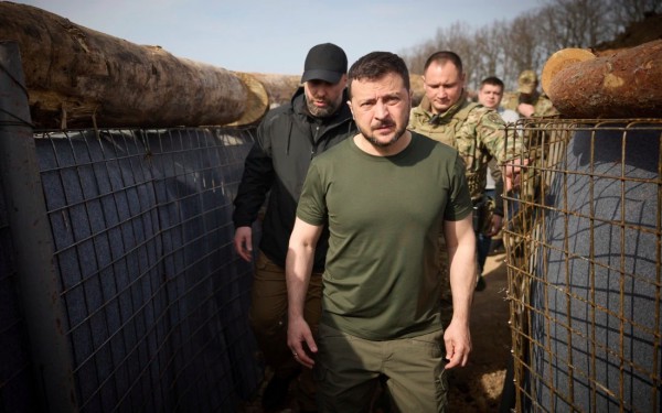 Cáo buộc Nga nỗ lực ám sát Tổng thống Zelensky, Ukraine bắt 2 đại tá cảnh vệ Cáo buộc Nga nỗ lực ám sát Tổng thống Zelensky, Ukraine bắt 2 đại tá cảnh vệ
