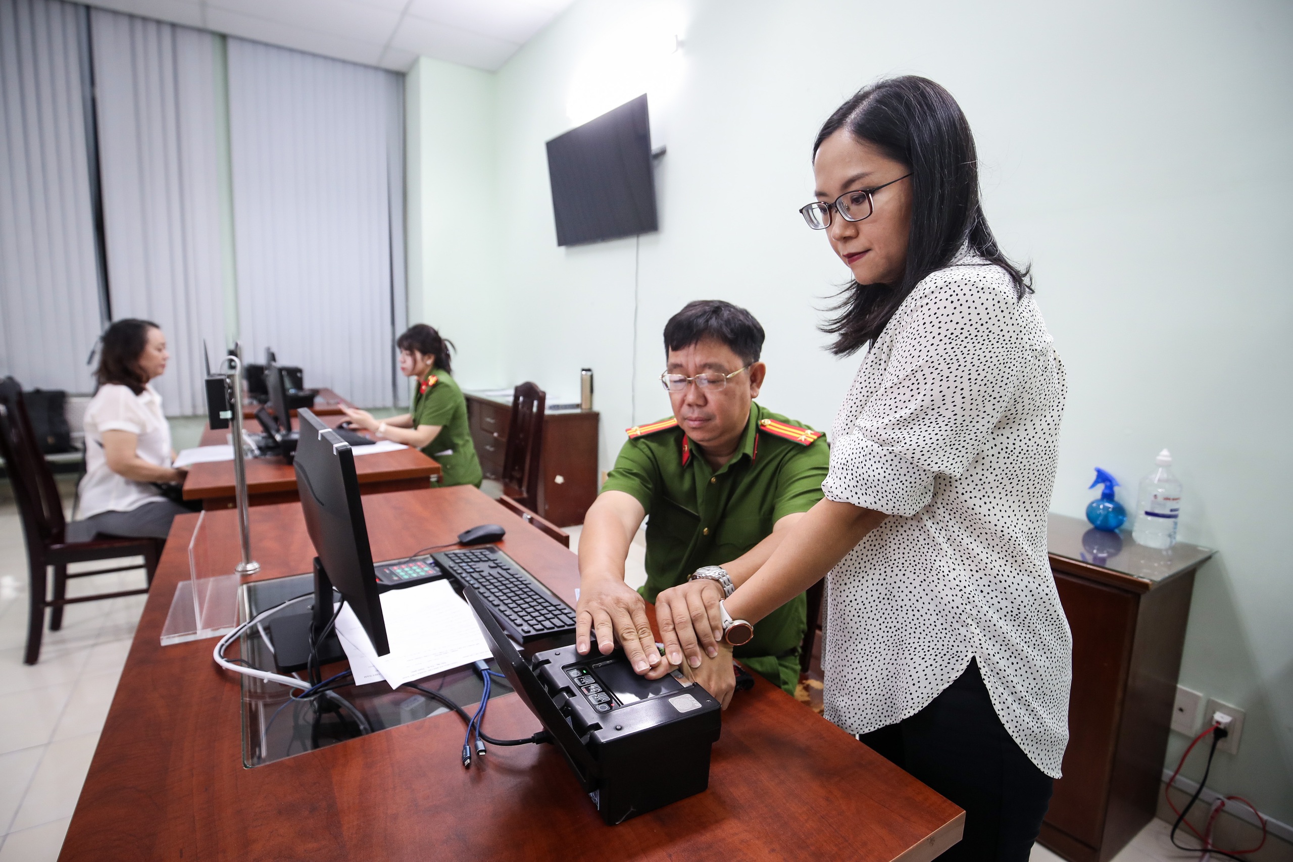 Cấp chứng nhận căn cước cho người gốc Việt chưa xác định được quốc tịch- Ảnh 1. Làm căn cước công dân tại TP.HCM