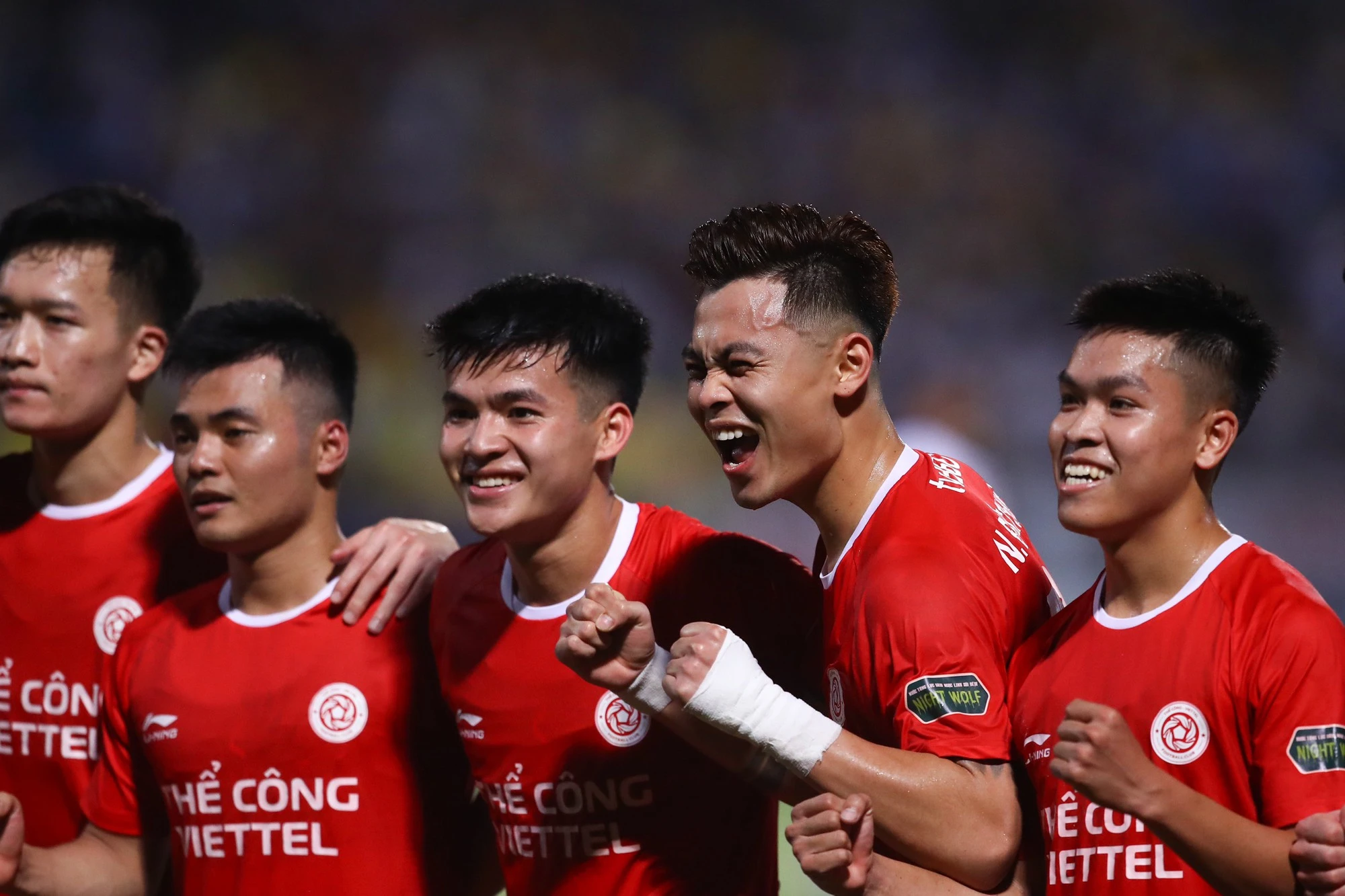 Cuộc đua vô địch V-League vẫn chưa sớm ngã ngũ Cuộc đua vô địch V-League vẫn chưa sớm ngã ngũ