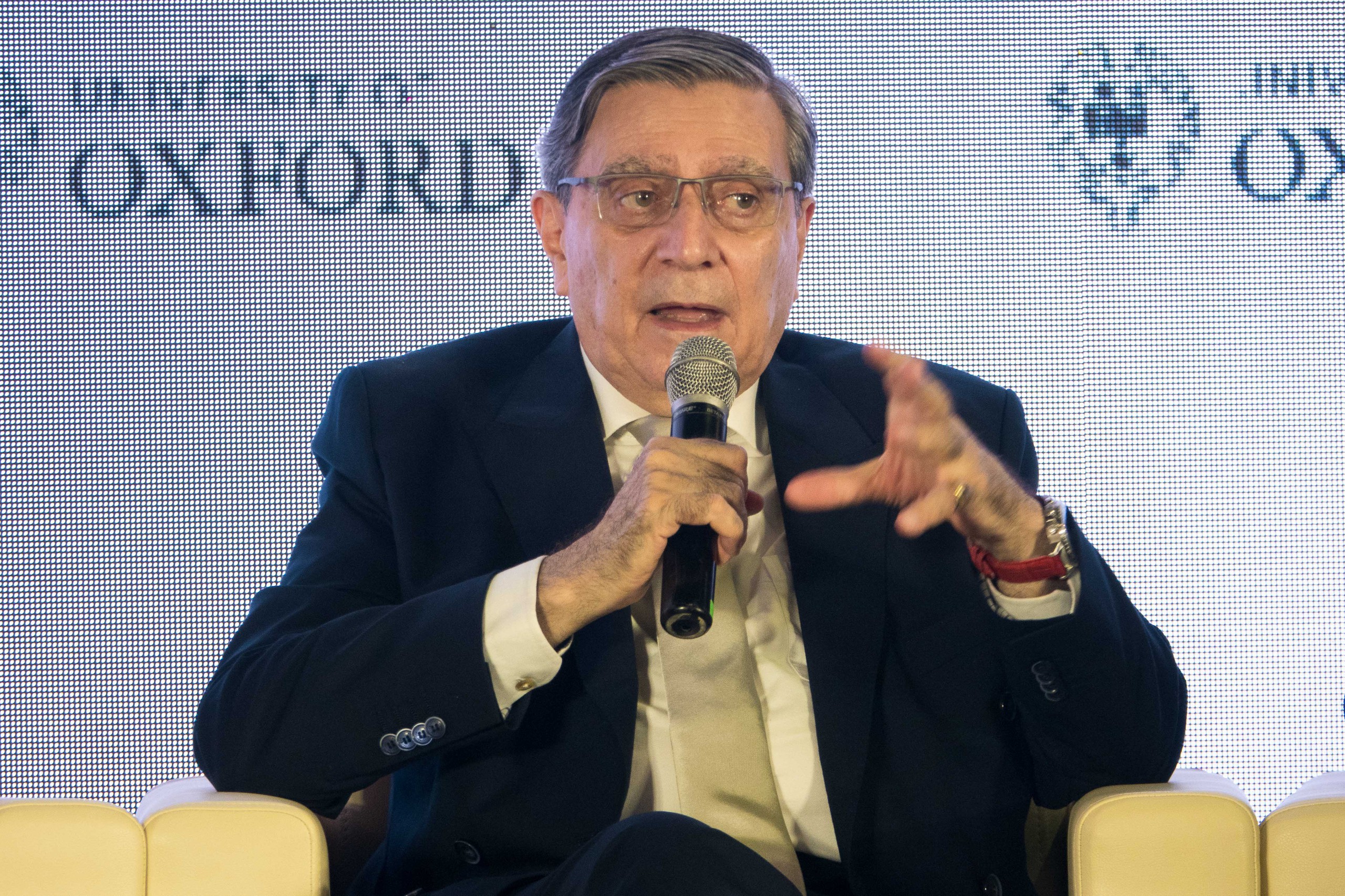 Giáo sư y tế công cộng Gerard Bodeker của ĐH Oxford, một trong những thành viên sáng lập Hội Sinh viên Việt Nam tại ĐH Oxford và cũng là 