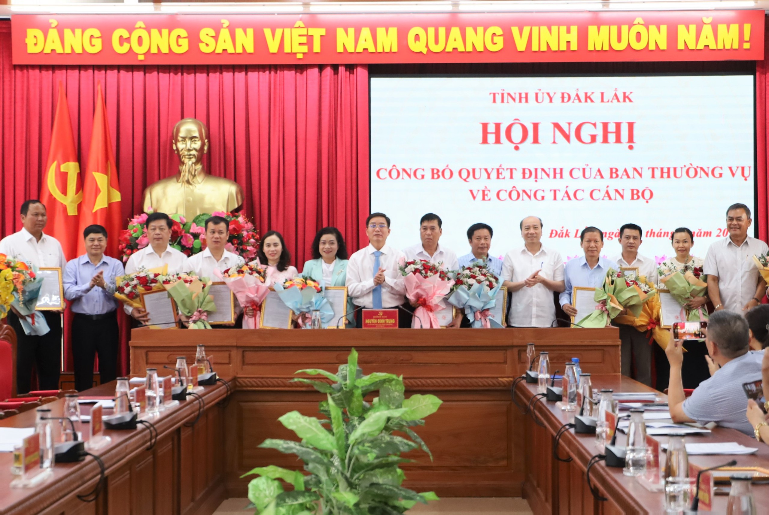 Đắk Lắk điều động, luân chuyển, bổ nhiệm hơn 10 cán bộ chủ chốt- Ảnh 1.
