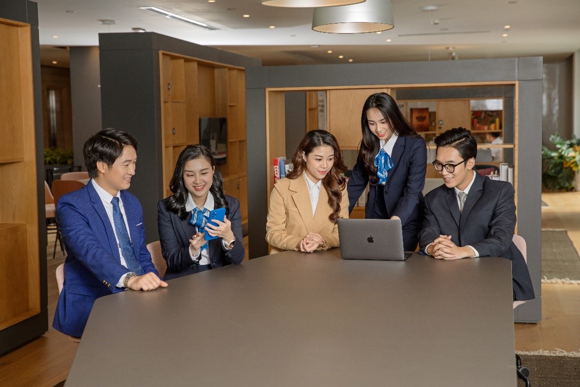 EVNHANOI khuyến nghị việc tiết kiệm điện nơi công sở- Ảnh 1.