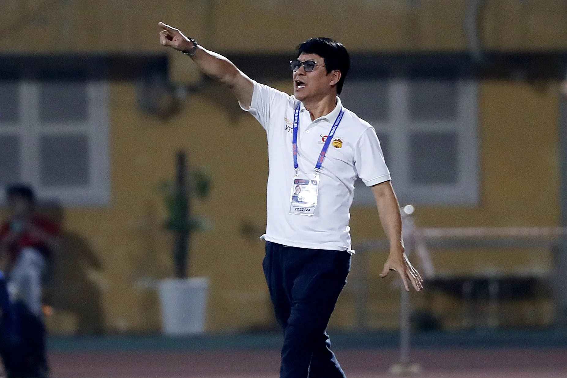 HAGL và HLV Vũ Tiến Thành: Không cần đá đẹp, chỉ cần thắng! HAGL và HLV Vũ Tiến Thành: Không cần đá đẹp, chỉ cần thắng!