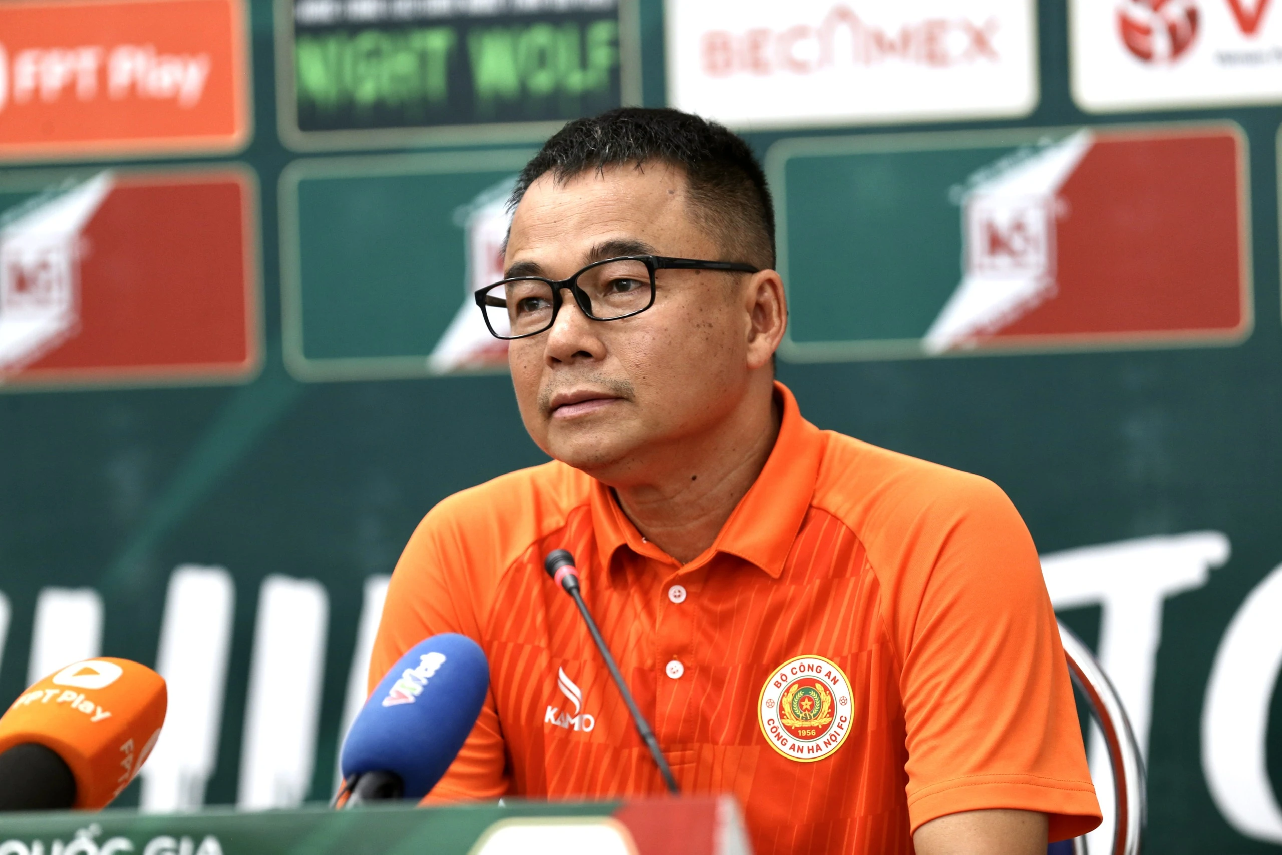 HLV Trần Tiến Đại: 'Chúng tôi đã làm Kiatisak thất vọng, Nguyễn Filip sai lầm khiến CAHN trả giá’ HLV Trần Tiến Đại: 'Chúng tôi đã làm Kiatisak thất vọng, Nguyễn Filip sai lầm khiến CAHN trả giá’