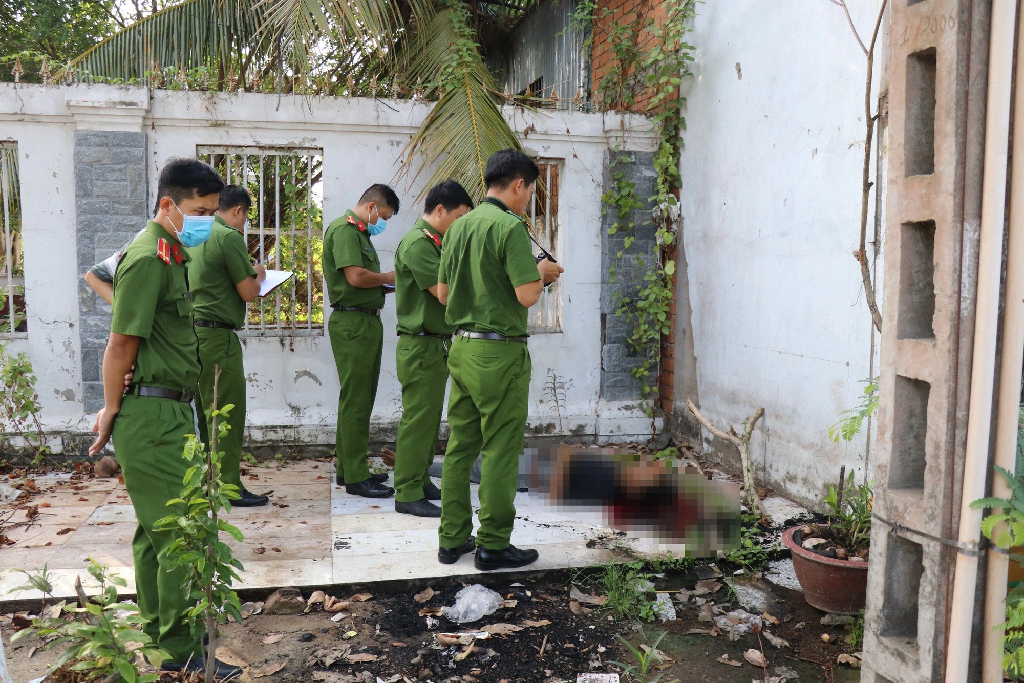 Người đàn ông tử vong nghi do cắt trộm dây điện- Ảnh 1. Người đàn ông tử vong nghi do cắt trộm dây điện- Ảnh 1.