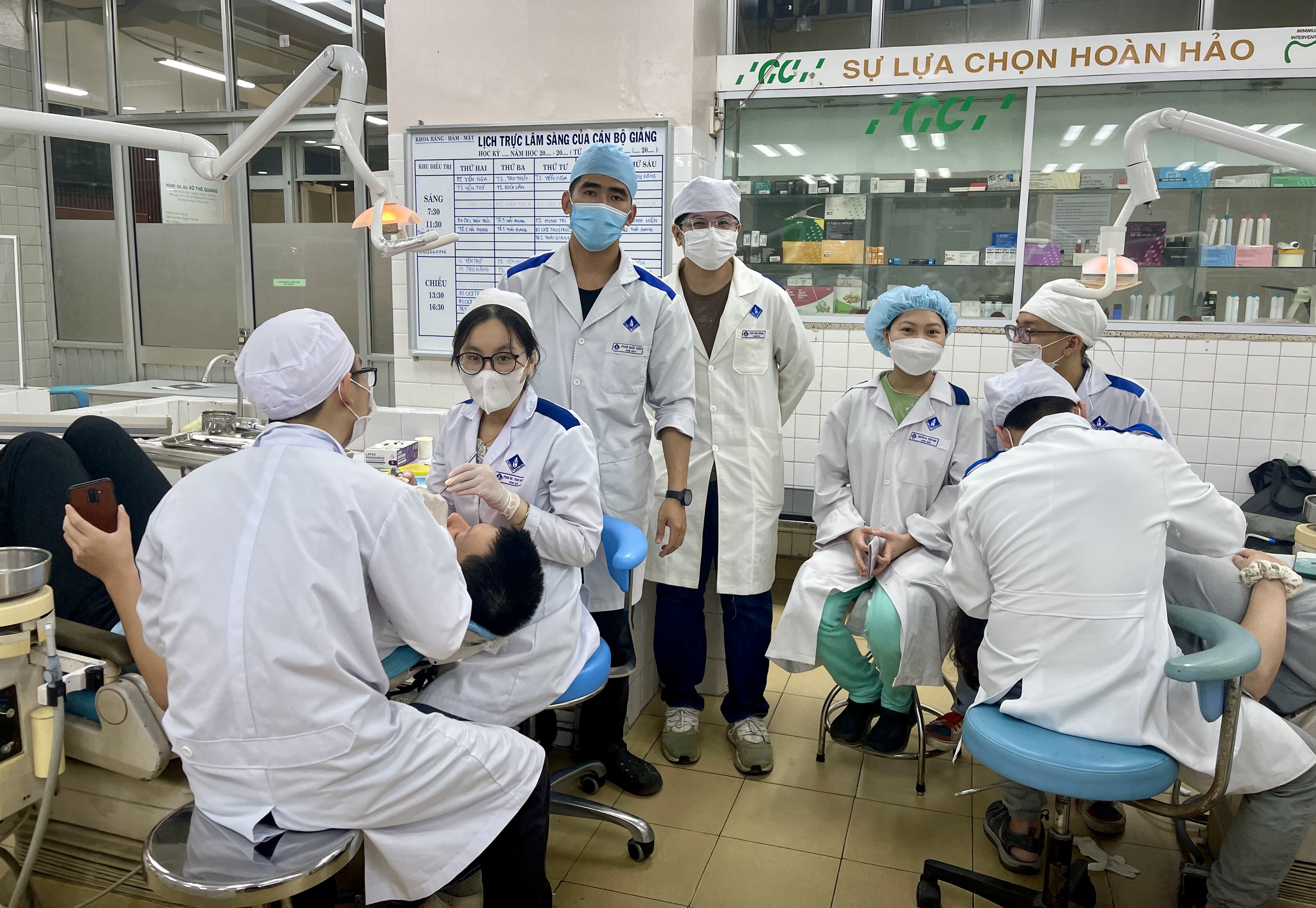 Trường ĐH Y dược TP.HCM xét tuyển dựa trên kết quả kỳ thi tốt nghiệp THPT năm 2024 kết hợp sơ tuyển chứng chỉ tiếng Anh quốc tế