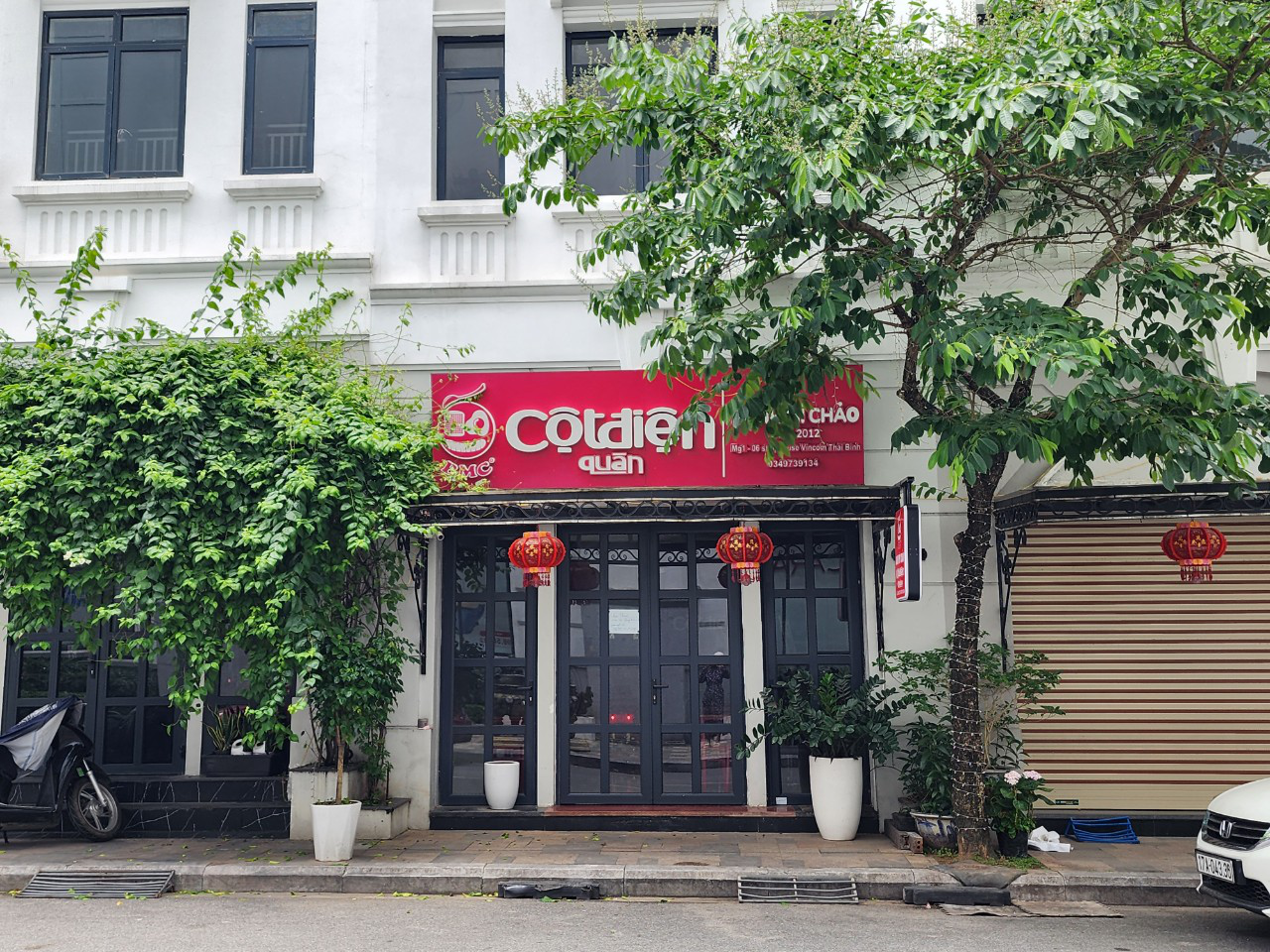 Thái Bình rà soát an toàn thực phẩm sau vụ pa tê có dòi- Ảnh 1. Cơ sở kinh doanh Bánh mì chảo – Cột điện quán đã đóng cửa vĩnh viễn sau sự cố bị khách tố miếng pa tê có dòi