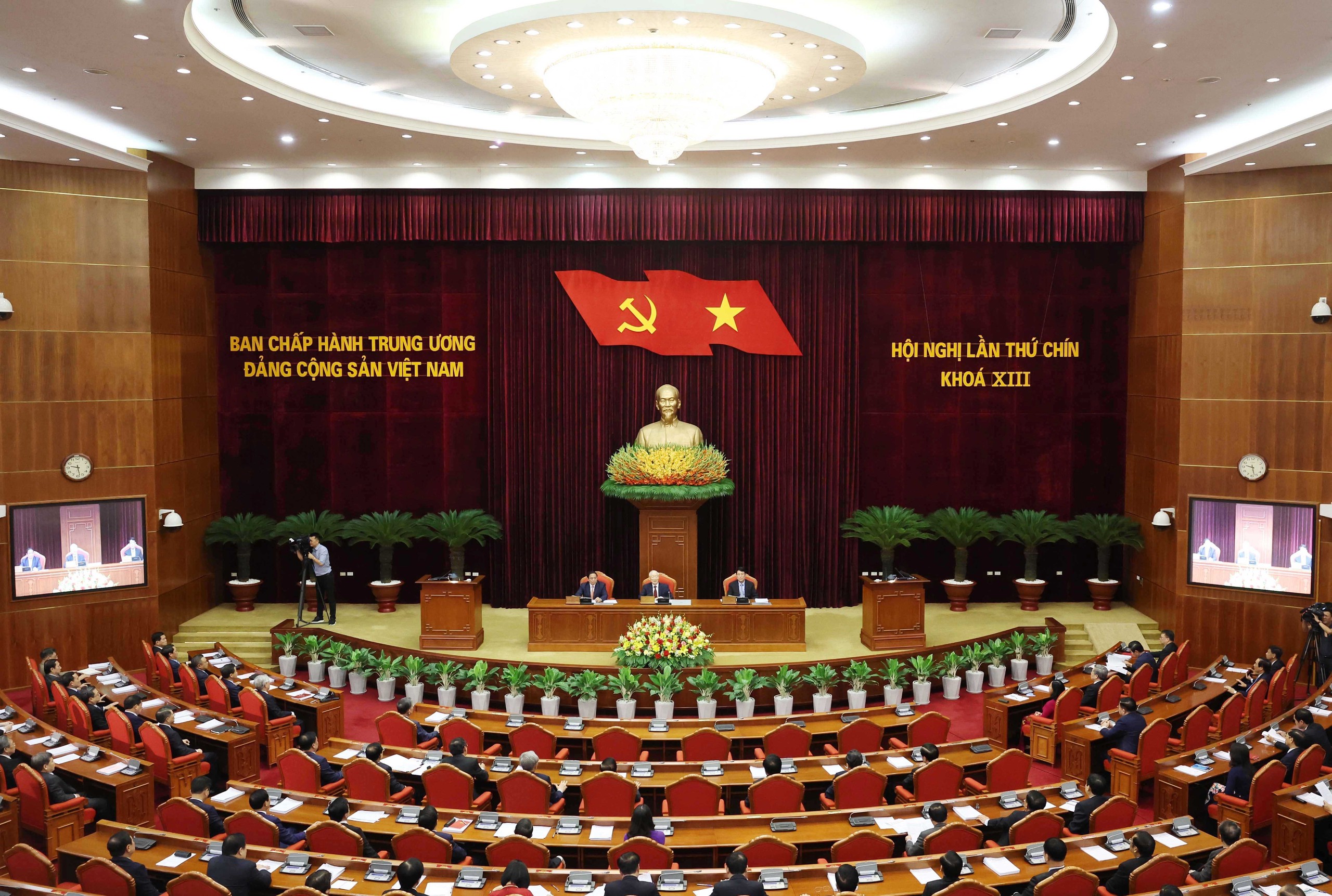 Tổng Bí thư: 'Đổi mới căn bản, toàn diện công tác cán bộ'- Ảnh 1. Tổng Bí thư: 'Đổi mới căn bản, toàn diện công tác cán bộ'- Ảnh 1.