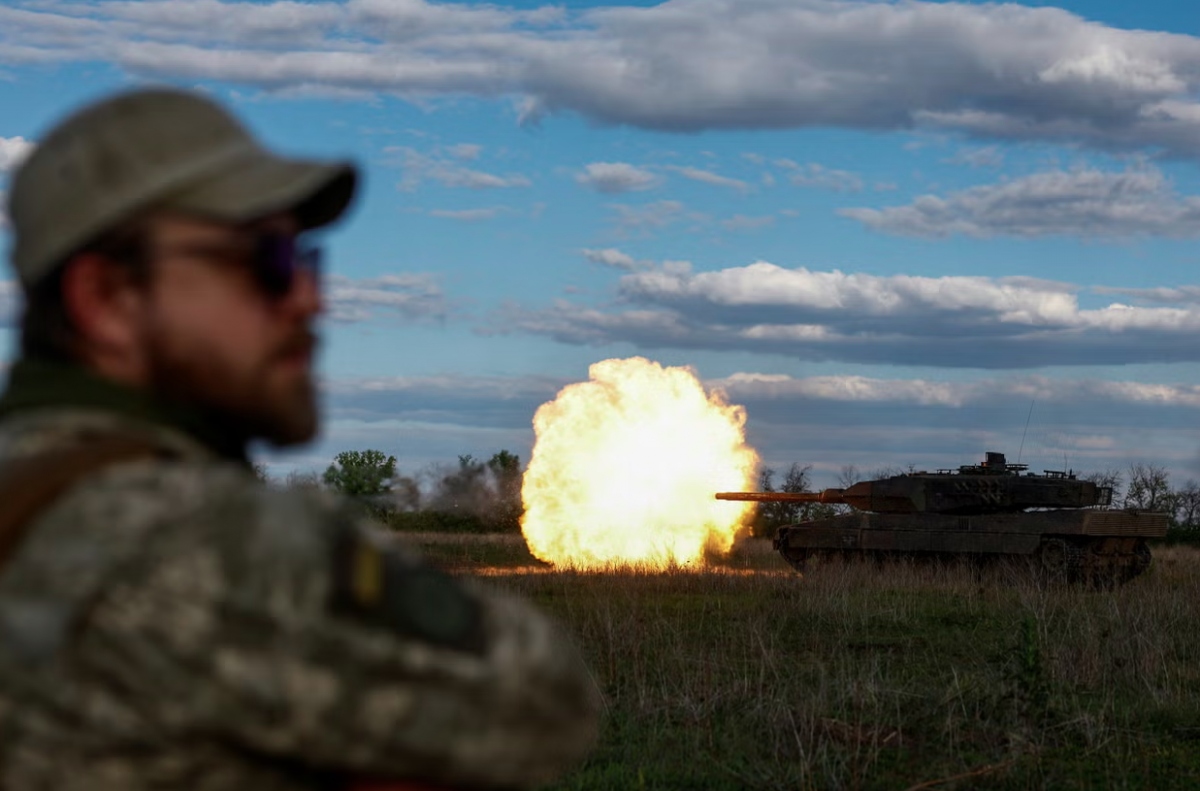 Tổng thống Zelensky đổ lỗi cho Mỹ và phương Tây viện trợ vũ khí "trễ 1 năm" Tổng thống Zelensky đổ lỗi cho Mỹ và phương Tây viện trợ vũ khí "trễ 1 năm"