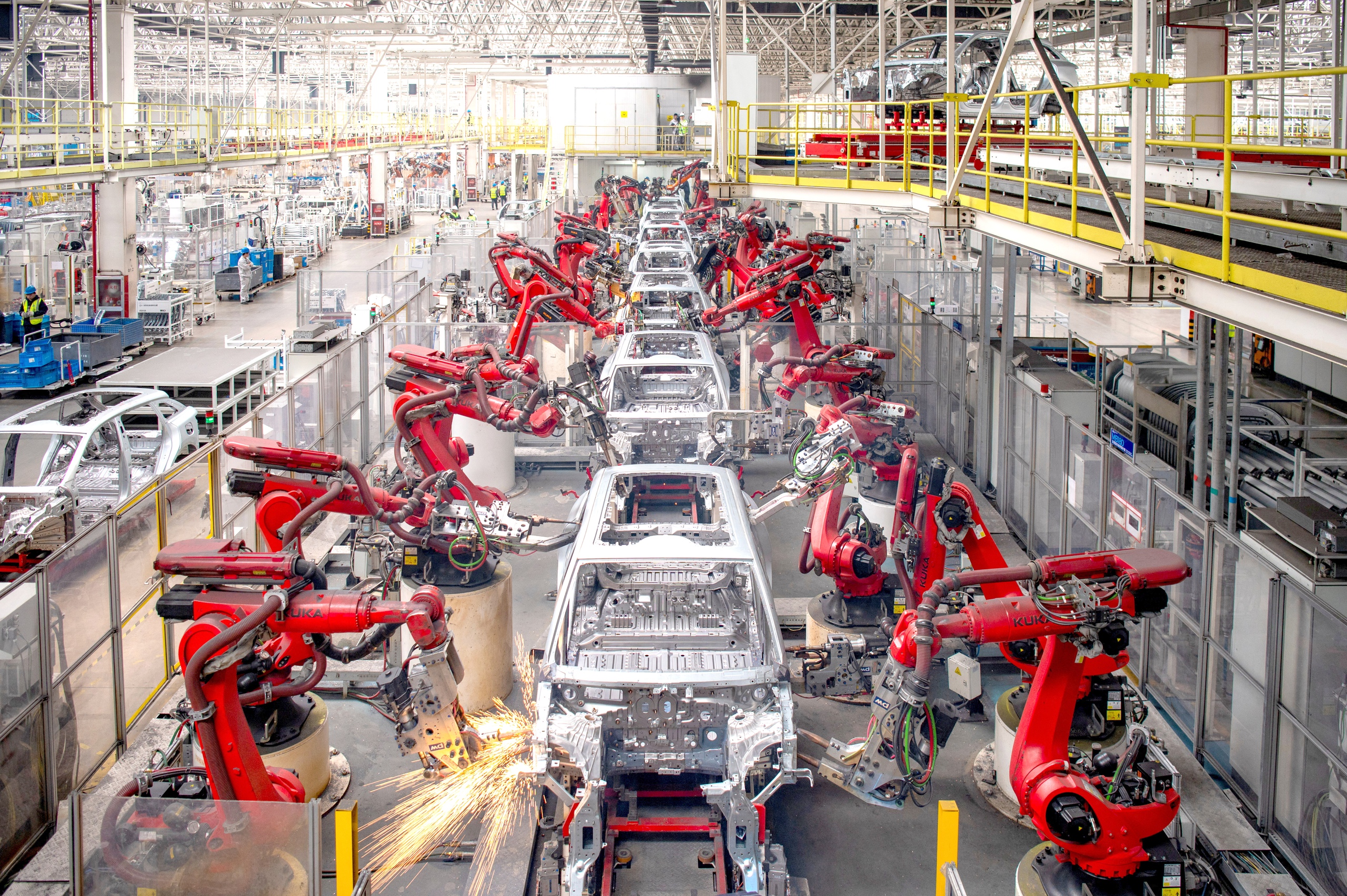 Hình chụp bên trong một nhà máy sản xuất EV ở tỉnh Chiết Giang vào năm 2023