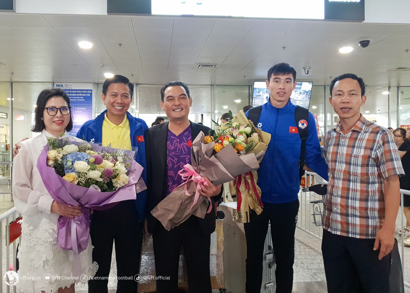 Về nước cùng U.23 Việt Nam, thủ môn Quan Văn Chuẩn: ‘Khó diễn tả cảm giác của tôi…’ Về nước cùng U.23 Việt Nam, thủ môn Quan Văn Chuẩn: ‘Khó diễn tả cảm giác của tôi…’