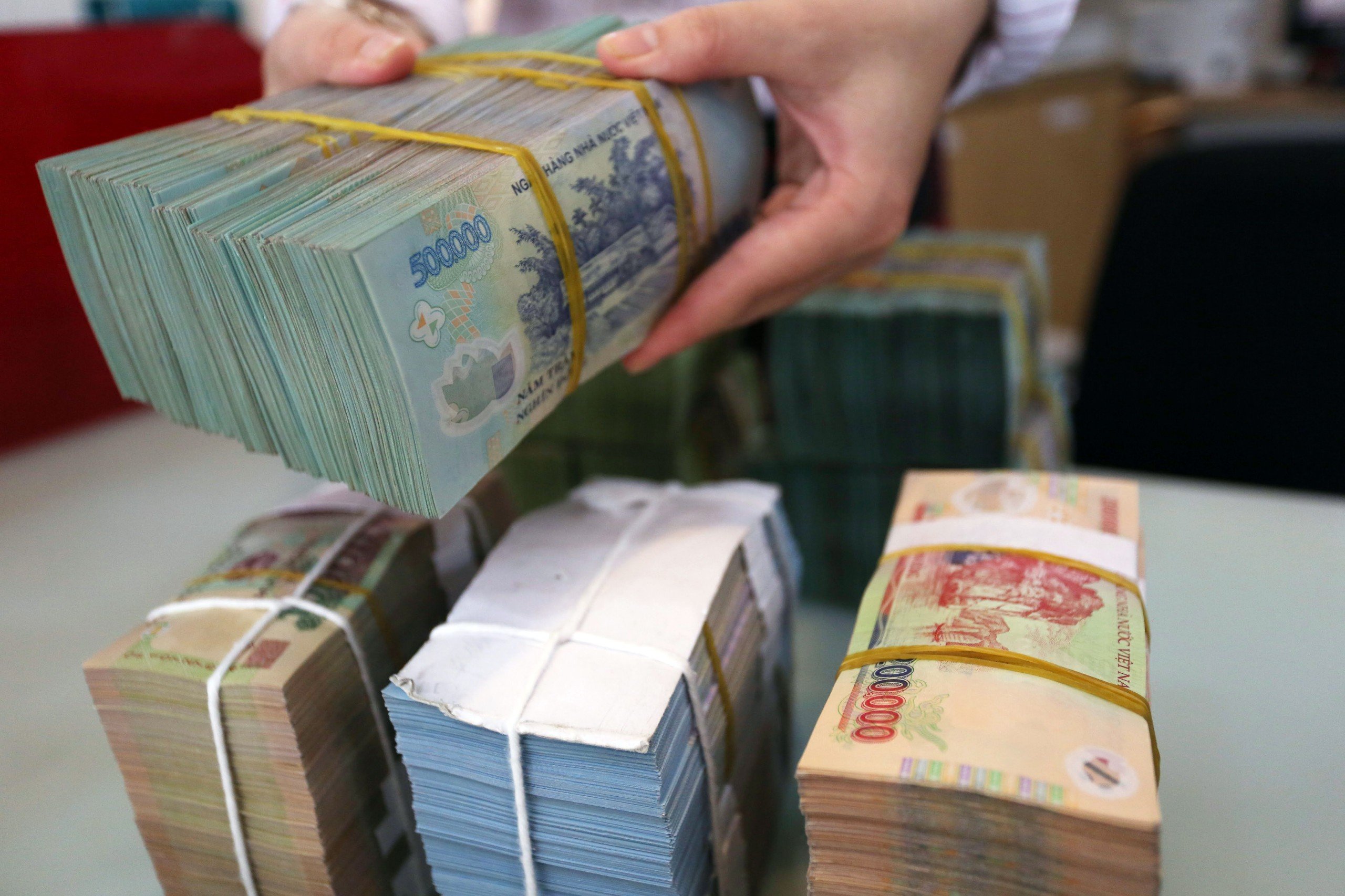 Xử phạt 4 cá nhân 6 tỉ đồng do làm giá cổ phiếu PSH- Ảnh 1. Xử phạt 4 cá nhân 6 tỉ đồng do làm giá cổ phiếu PSH- Ảnh 1.