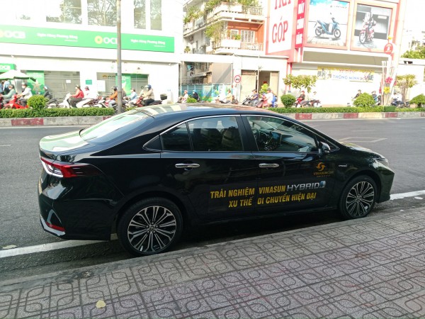 Taxi truyền thống dùng xe hybrid cạnh tranh Xanh SM Taxi truyền thống dùng xe hybrid cạnh tranh Xanh SM