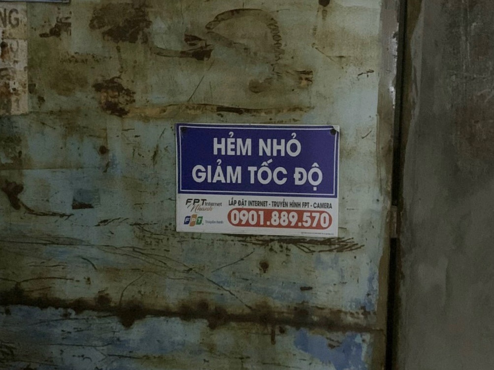 Sống ở TP.HCM: 'Trộm cướp cũng chê hẻm này nghèo, không có gì để lấy'- Ảnh 4. Sống ở TP.HCM: 'Trộm cướp cũng chê hẻm này nghèo, không có gì để lấy'- Ảnh 4.
