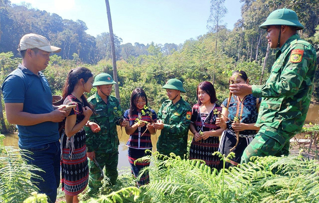 Biên cương hữu nghị: Điểm tựa vững chãi của người dân- Ảnh 2. Biên cương hữu nghị: Điểm tựa vững chãi của người dân- Ảnh 2.
