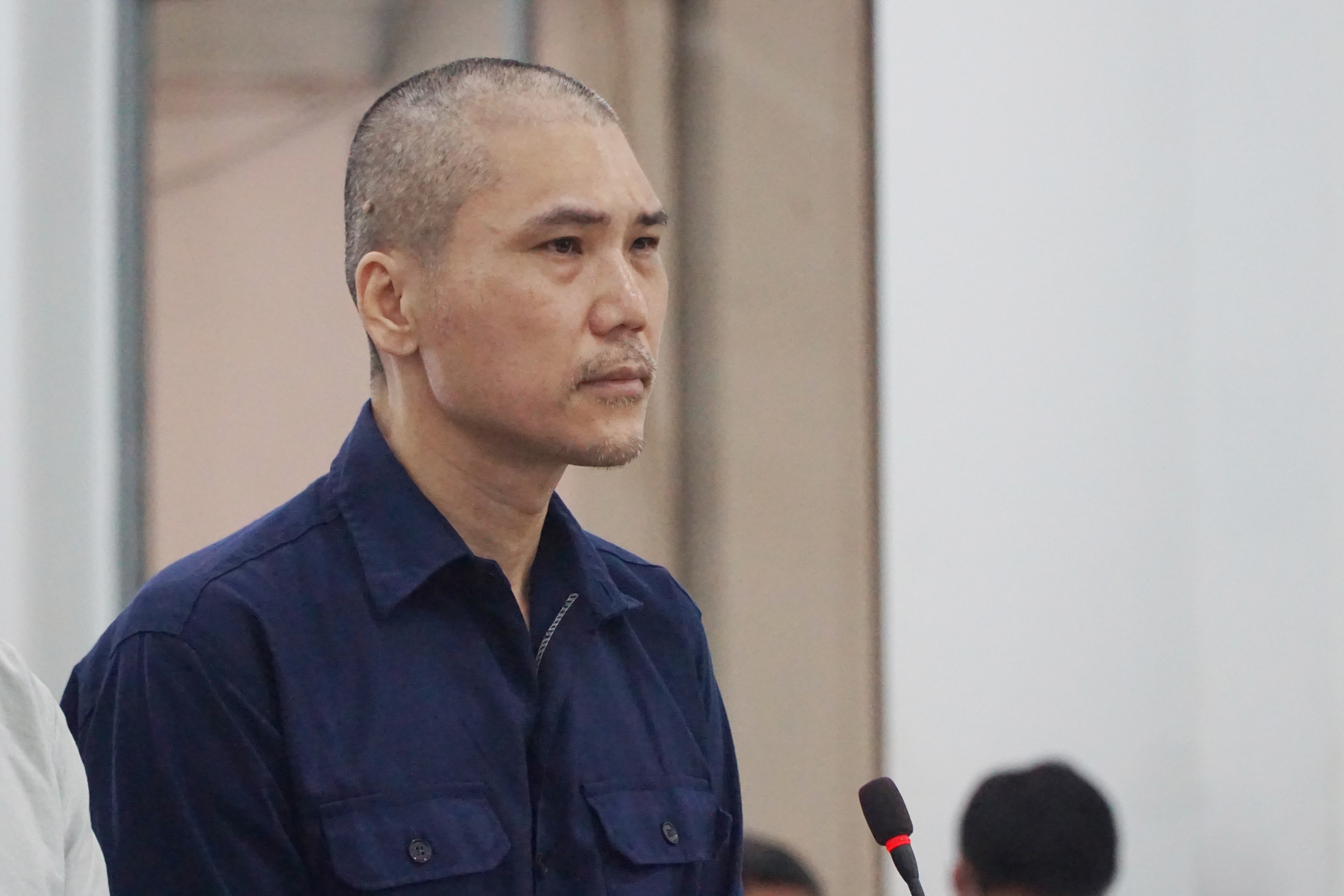 Cựu cán bộ công an nhận tiền bảo kê sòng bạc ở Nha Trang hầu tòa- Ảnh 2.