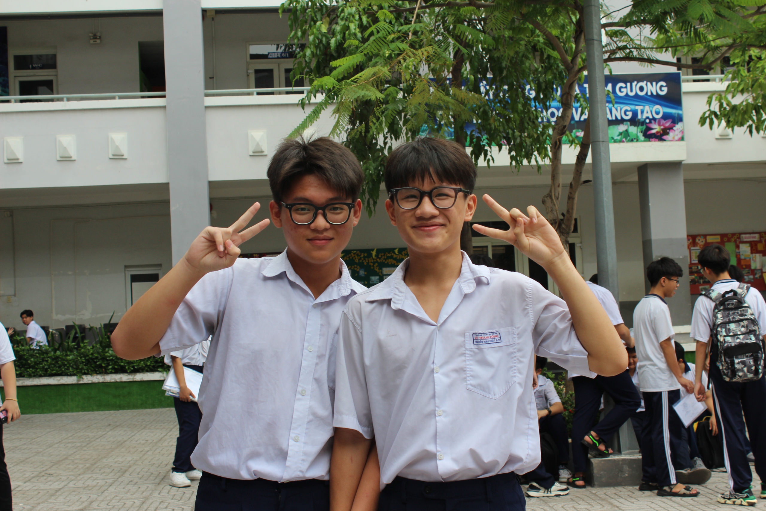 Sĩ tử không dám 'học tủ', ăn 3 ly chè đậu đỏ... cầu may thi lớp 10- Ảnh 3.