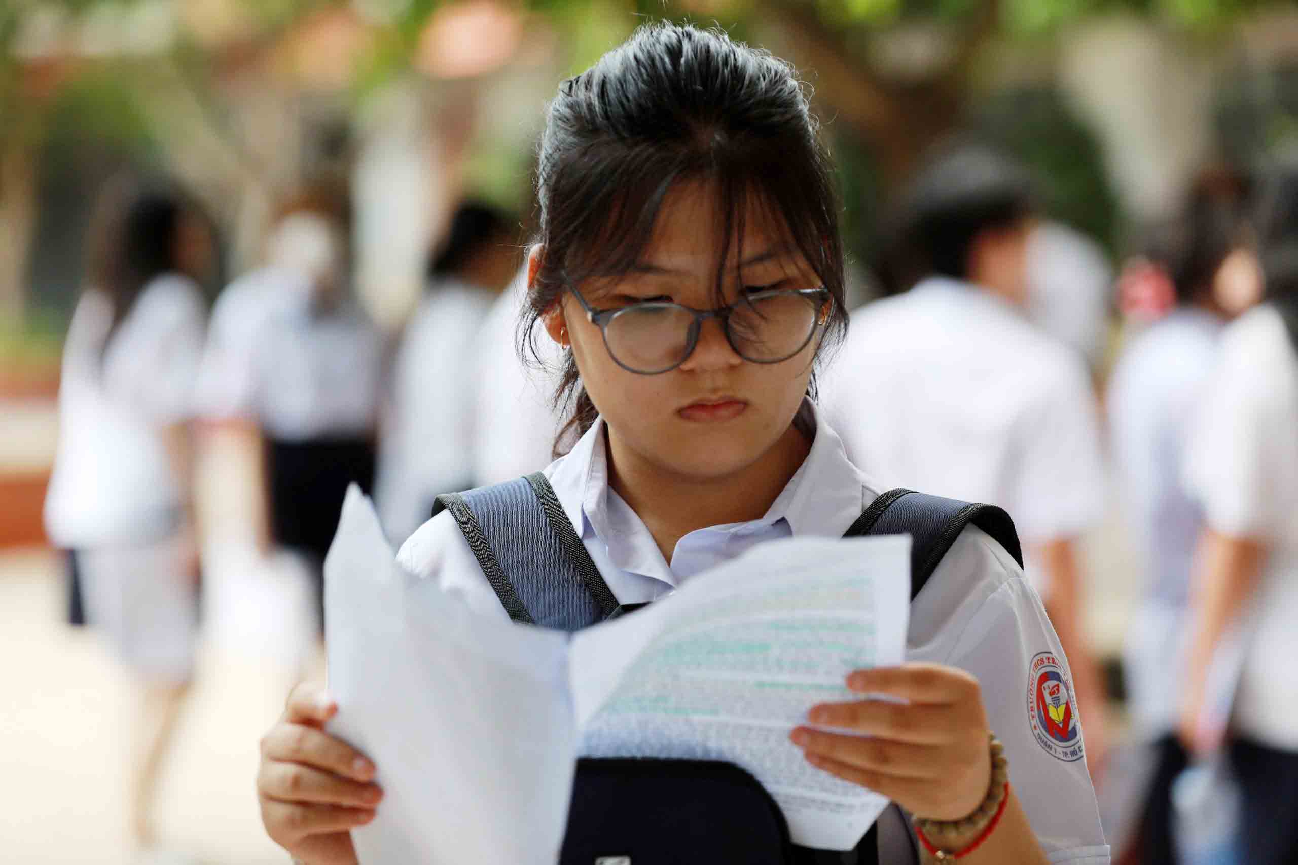 Thi lớp 10 tại TP.HCM: Thí sinh vui vì đề 'nghĩ bằng con tim'- Ảnh 4.