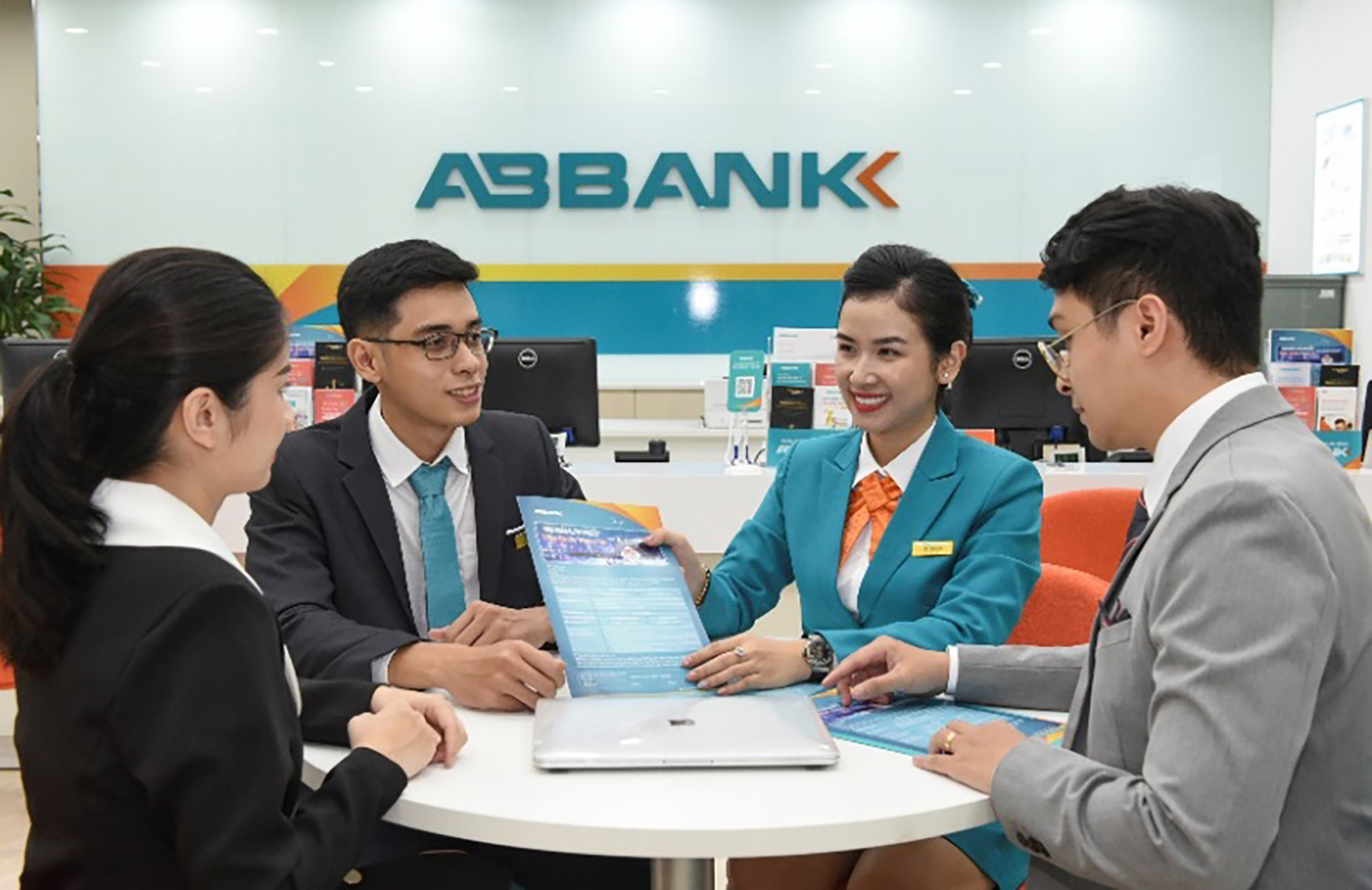 Khách hàng doanh nghiệp SME của ABBANK hưởng ưu đãi lãi suất chỉ từ 5% với các gói vay trong chương trình 