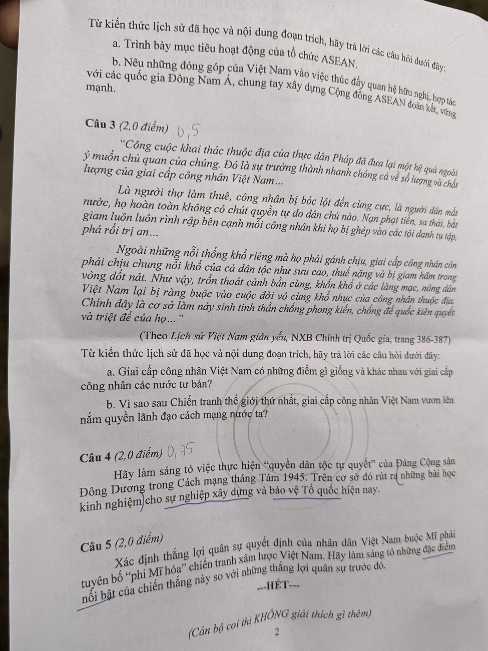 Bài trên Báo Thanh Niên tiếp tục vào đề thi lớp 10, lần này ở môn chuyên- Ảnh 3.
