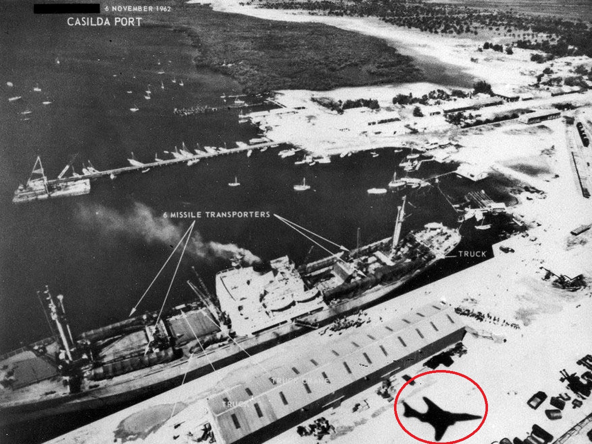 Tàu ngầm Liên Xô tại Cuba suýt châm ngòi 'thế chiến 3'- Ảnh 2.
