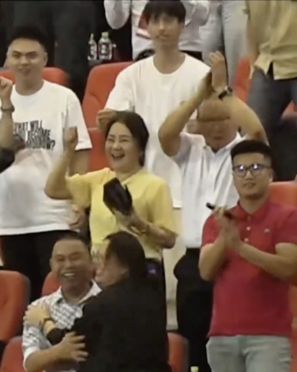 HLV Park Hang-seo gây sốt trong ngày đội tuyển Việt Nam thắng đầy cảm xúc