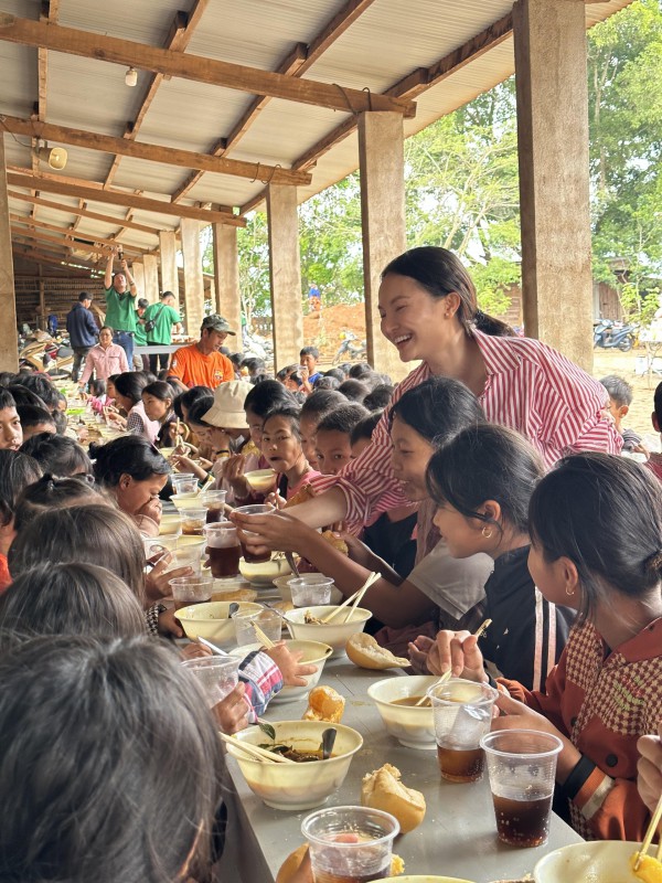 Nữ đầu bếp đam mê 'ăn thử' các món của 54 dân tộc Việt Nam