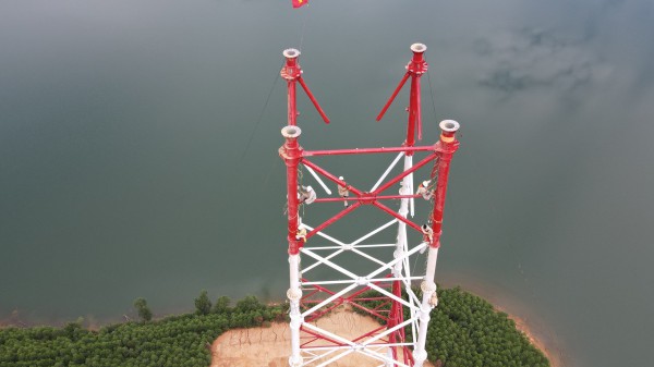 Cận cảnh công trường xây dựng đường dây 500 kV mạch 3 qua Hà Tĩnh