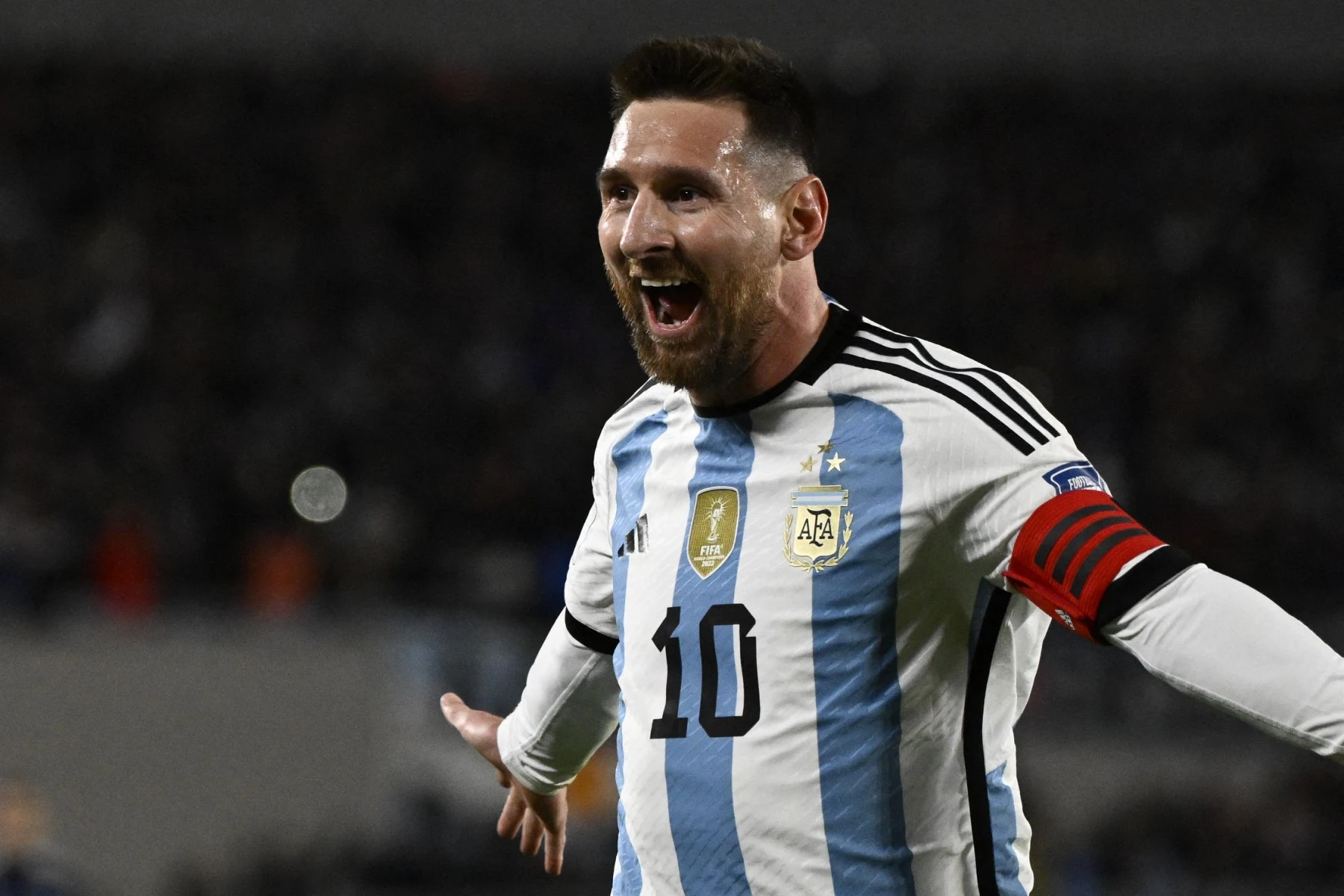 Hãy tiếp tục tận hưởng, cuộc ganh đua giữa Messi và Ronaldo còn lâu mới kết thúc