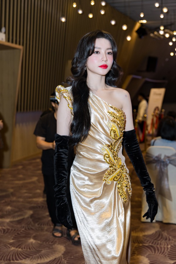 Miss Cosmo Xuân Hạnh 