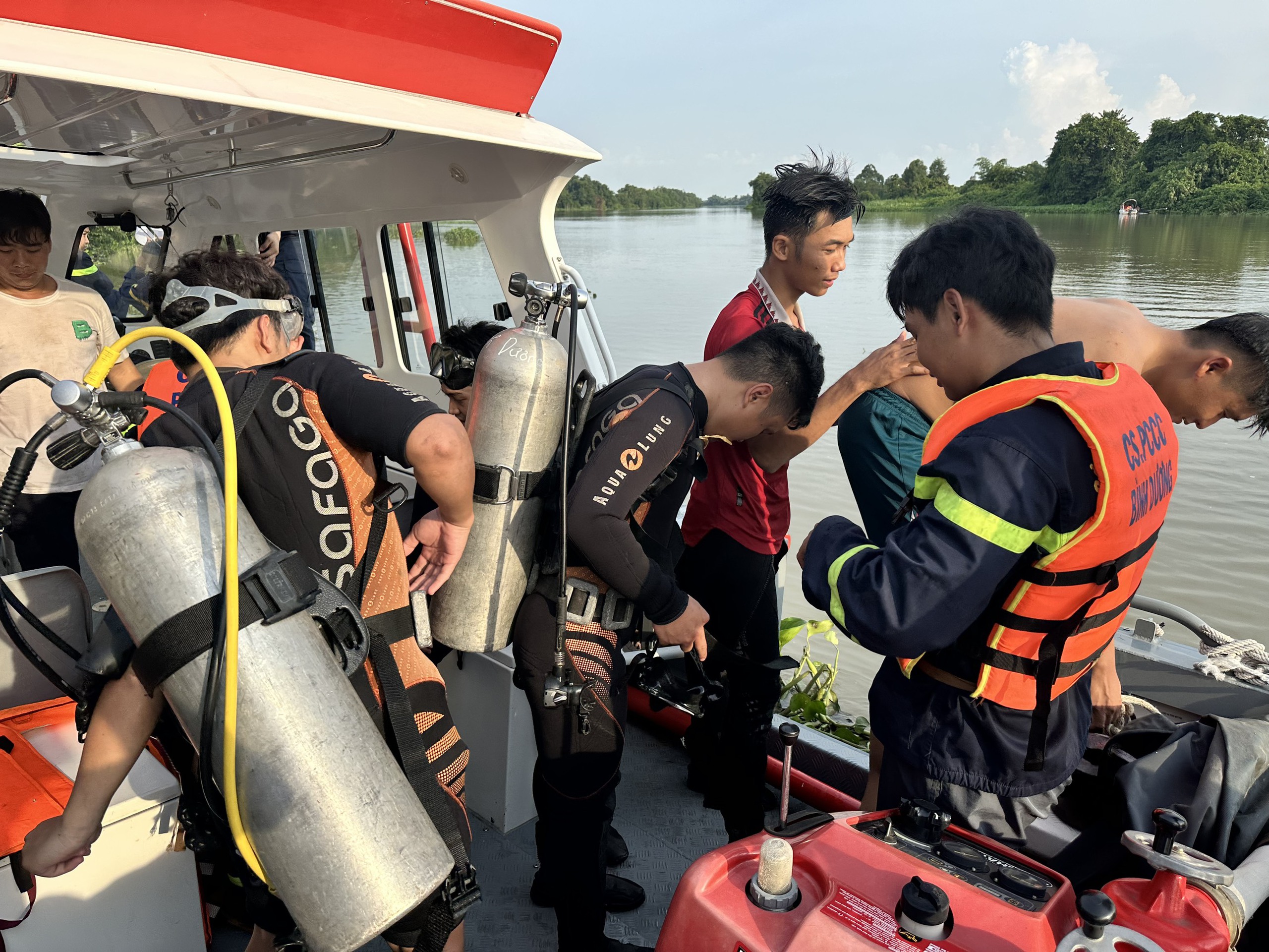Bình Dương: Rủ nhau tắm sông, 3 bé gái bị nước cuốn mất tích- Ảnh 1. Bình Dương: Rủ nhau tắm sông, 3 bé gái bị nước cuốn mất tích- Ảnh 1.