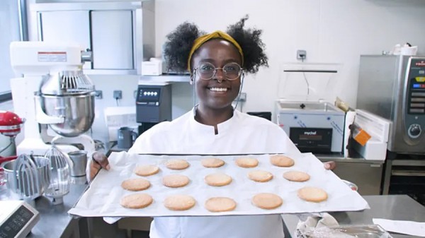 Cô gái Mỹ từ bỏ công việc thu nhập cao tại Google để đi làm bánh ngọt ở Pháp