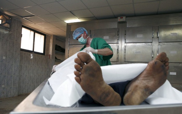 Cụ bà bất ngờ 'sống lại' trên bàn tẩm liệm 2 giờ sau khi chết- Ảnh 1.