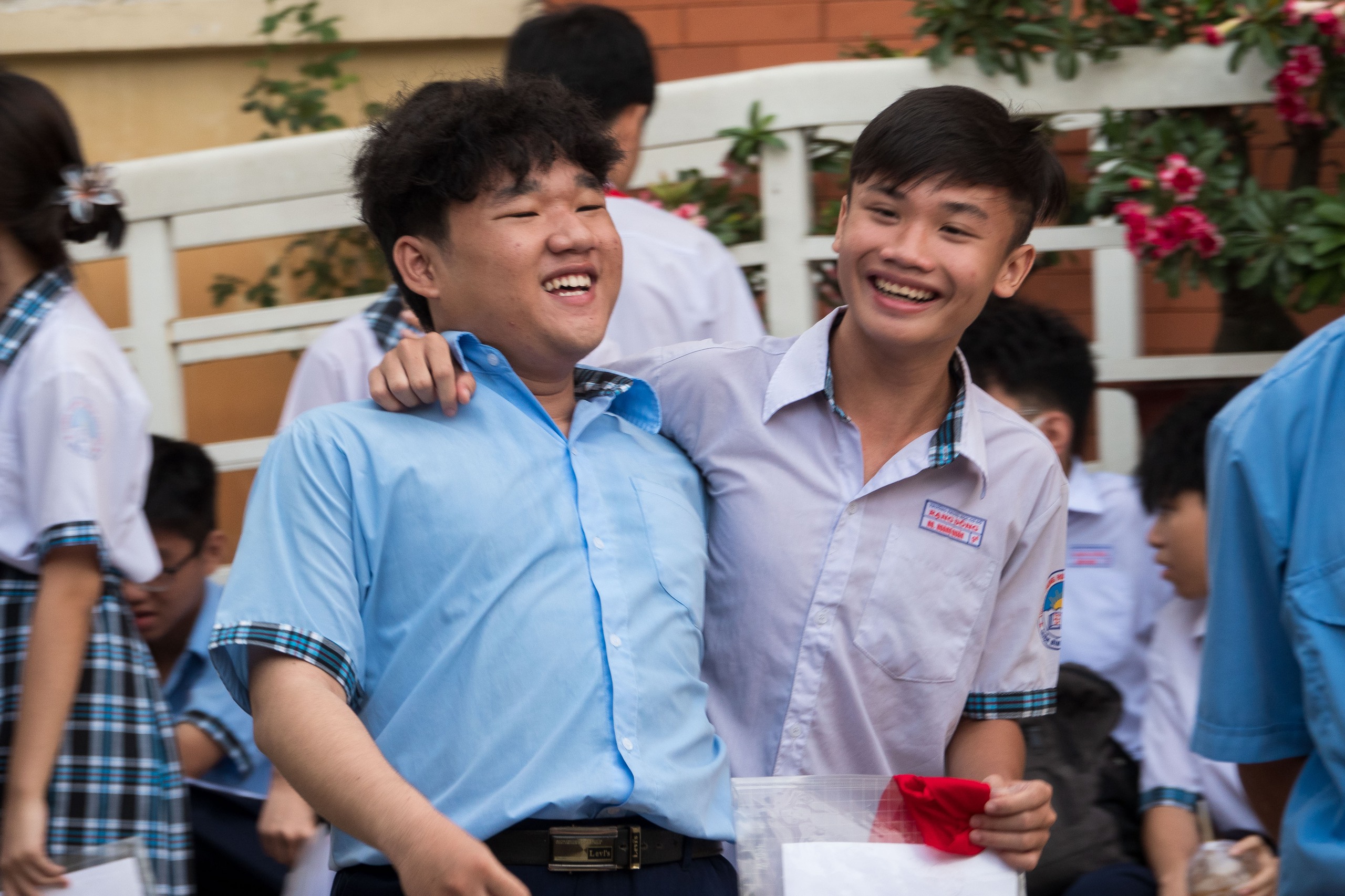 Đề văn thi lớp 10 thường dài 2 trang, thí sinh nói gì?- Ảnh 1.