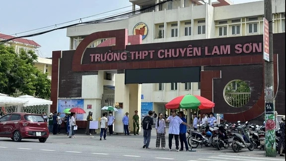 Điểm trúng tuyển Trường THPT chuyên Lam Sơn là bao nhiêu?- Ảnh 1.