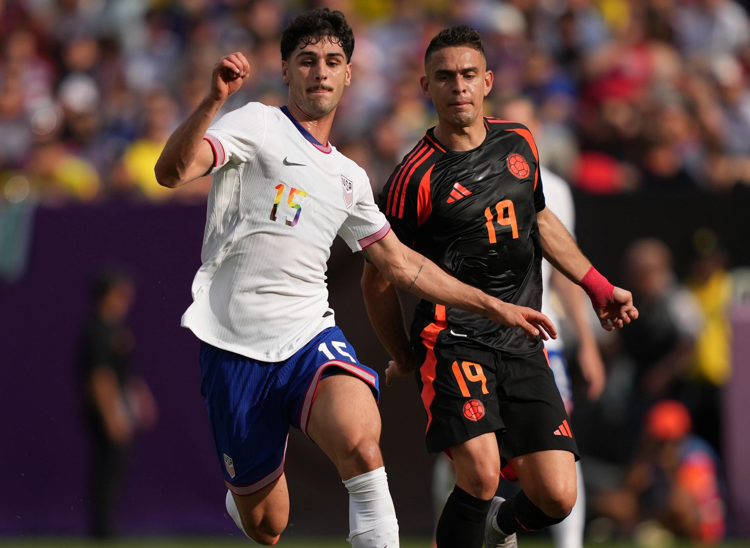 Đội chủ nhà Mỹ nhận thất bại choáng váng, Suarez chính thức dự Copa America