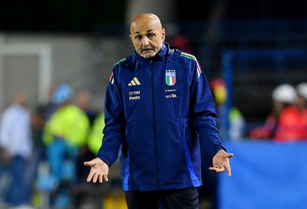 EURO 2024: Sát ngày khai mạc, đương kim vô địch Ý vẫn rối như ‘canh hẹ’