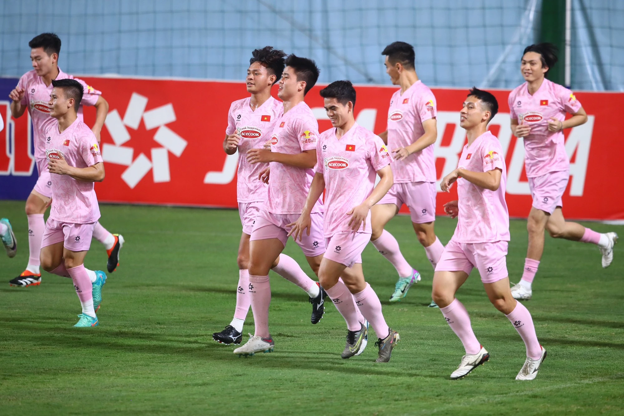 HLV Kim Sang-sik dùng chiến thuật gì đấu Philippines?